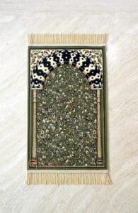 al-rawdah-patterns-mehrab-nabawi-prayer-mat-1-green-color-993740_900x